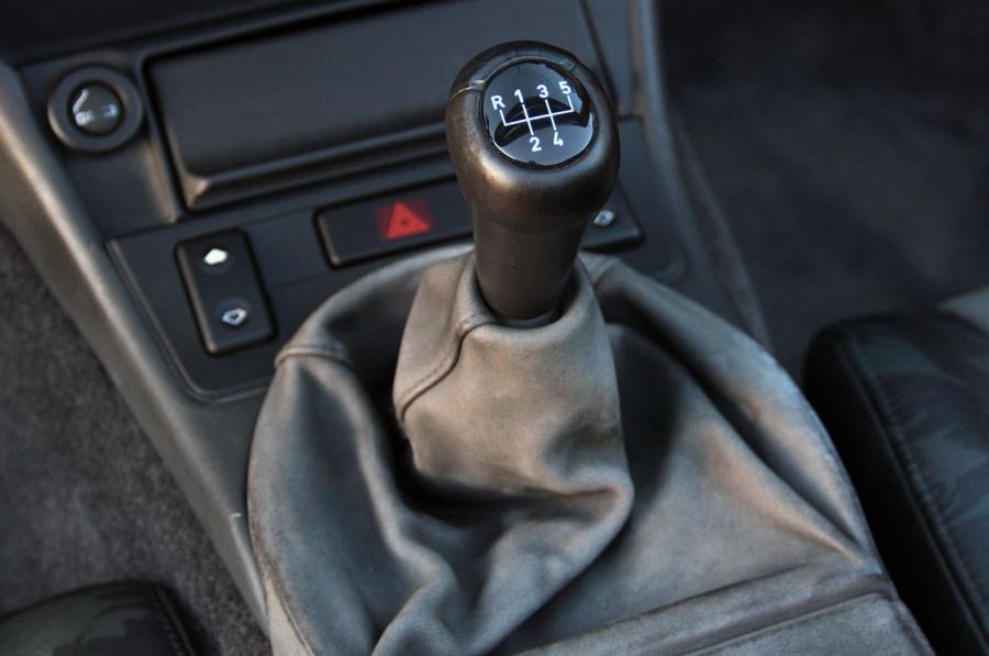 Детали интерьера BMW Z1 (E30) 1988 года  (фото 15 из 88)
